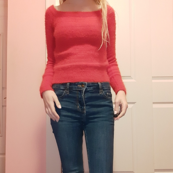 Red fuzzy sweater - Picture 2 of 3